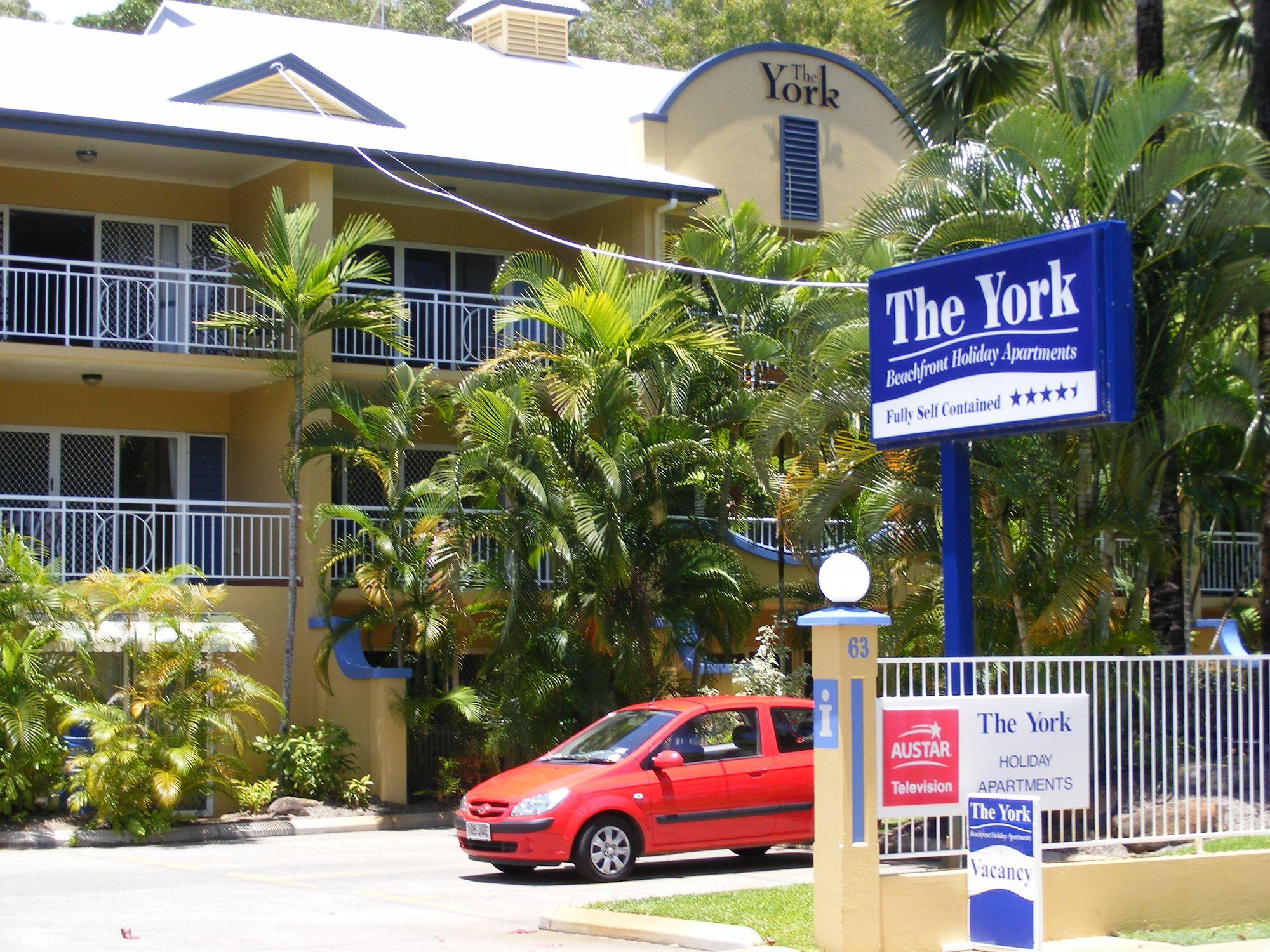 The York Beachfront Holiday Apartments Yorkeys Knob Exterior photo